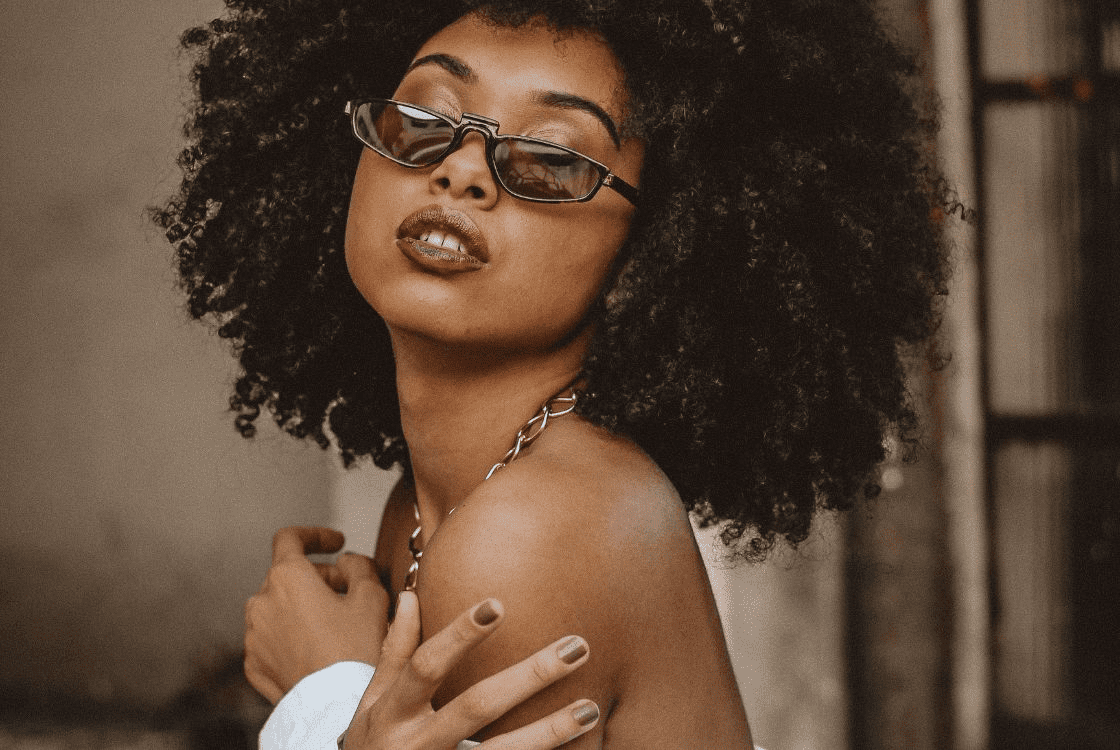 Chica con Tipo de Pelo Crespo